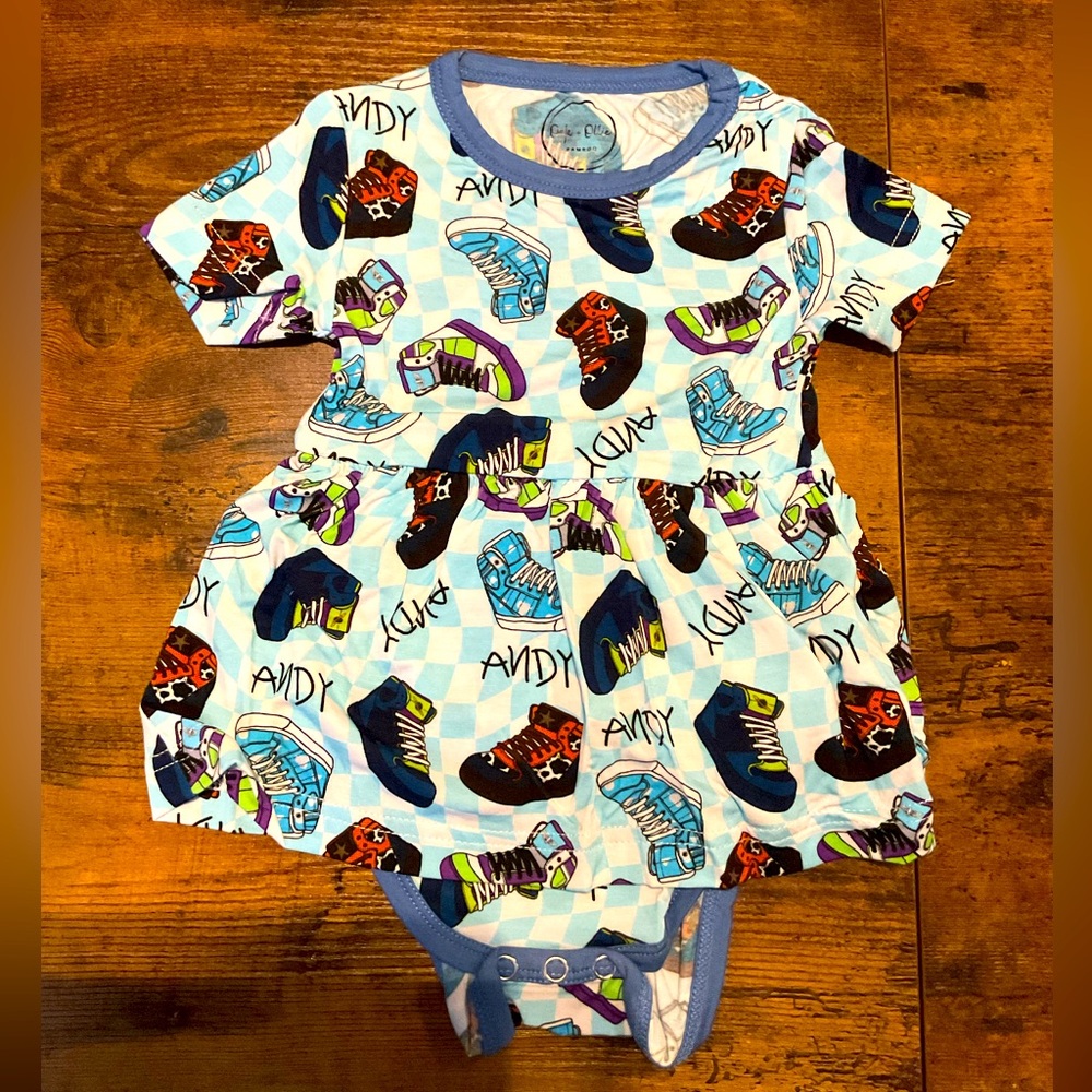 Bamboo one piece size 3 to 6 months baby brand Oak&Ollie NWT